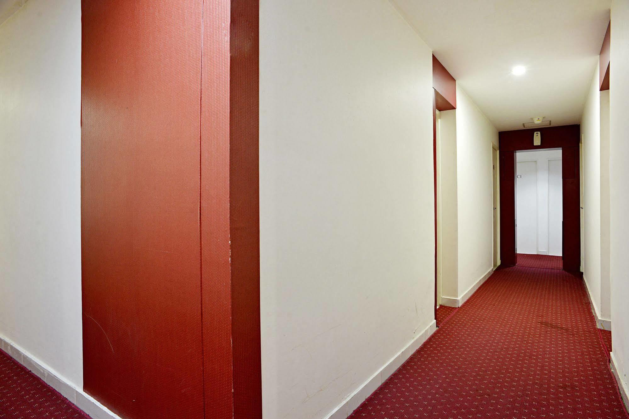 Zen Rooms Basic Tangerang Aeropolis Dış mekan fotoğraf